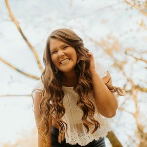 Meet your Posher, Kayla